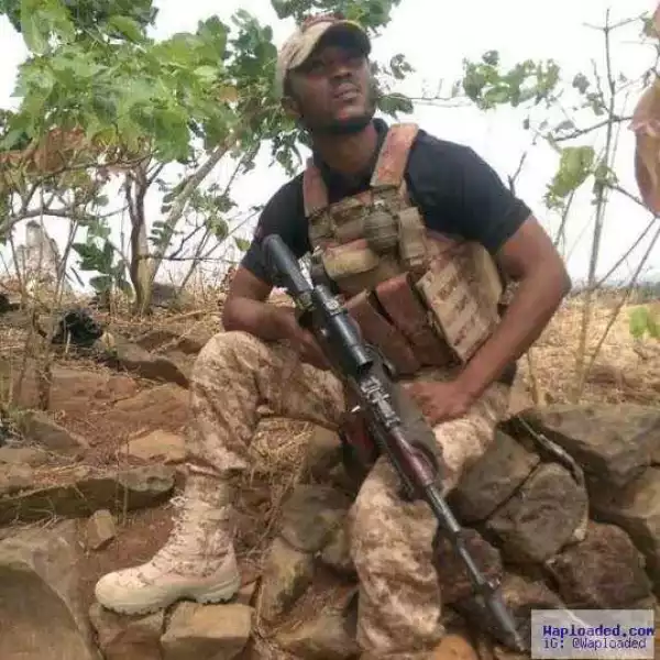 Pic: Tribute to a Soldier who died during the recent rescue operation of kidnapped girls & women from Boko Haram